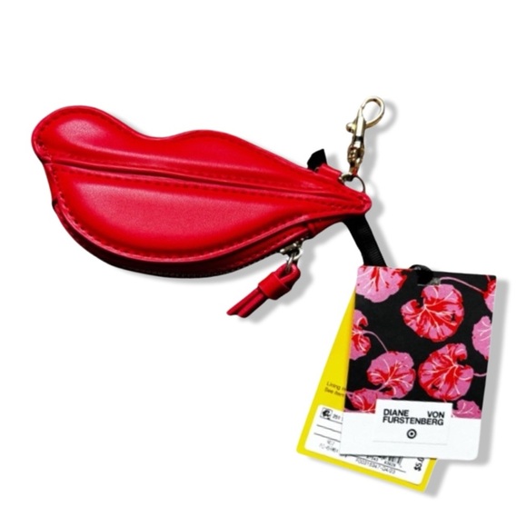 FREE w/$150+| DVF x Target SOLD OUT Limited Edition | The Lips Coin Pouch | Red - Picture 4 of 7